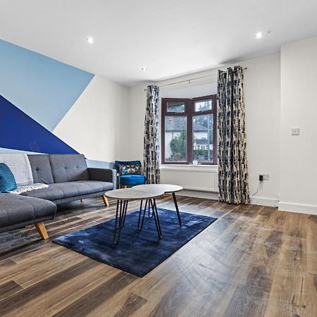Walsall - 4 Bedroom House, Wi-Fi, Garden , Sleeps 8 - Jrr Stays Bescot Exteriér fotografie