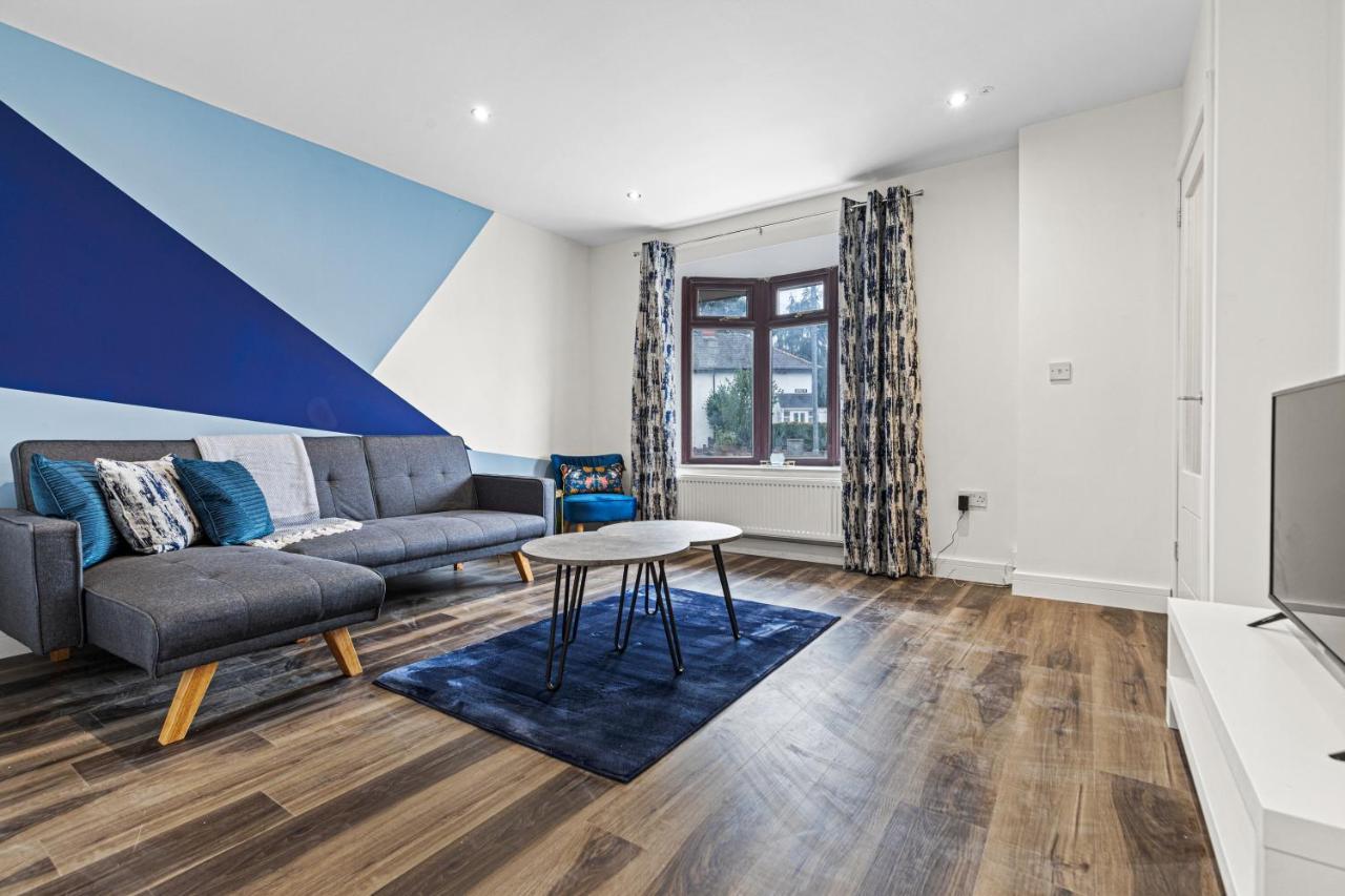 Walsall - 4 Bedroom House, Wi-Fi, Garden , Sleeps 8 - Jrr Stays Bescot Exteriér fotografie